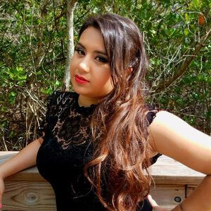 Meet your Posher, Dania